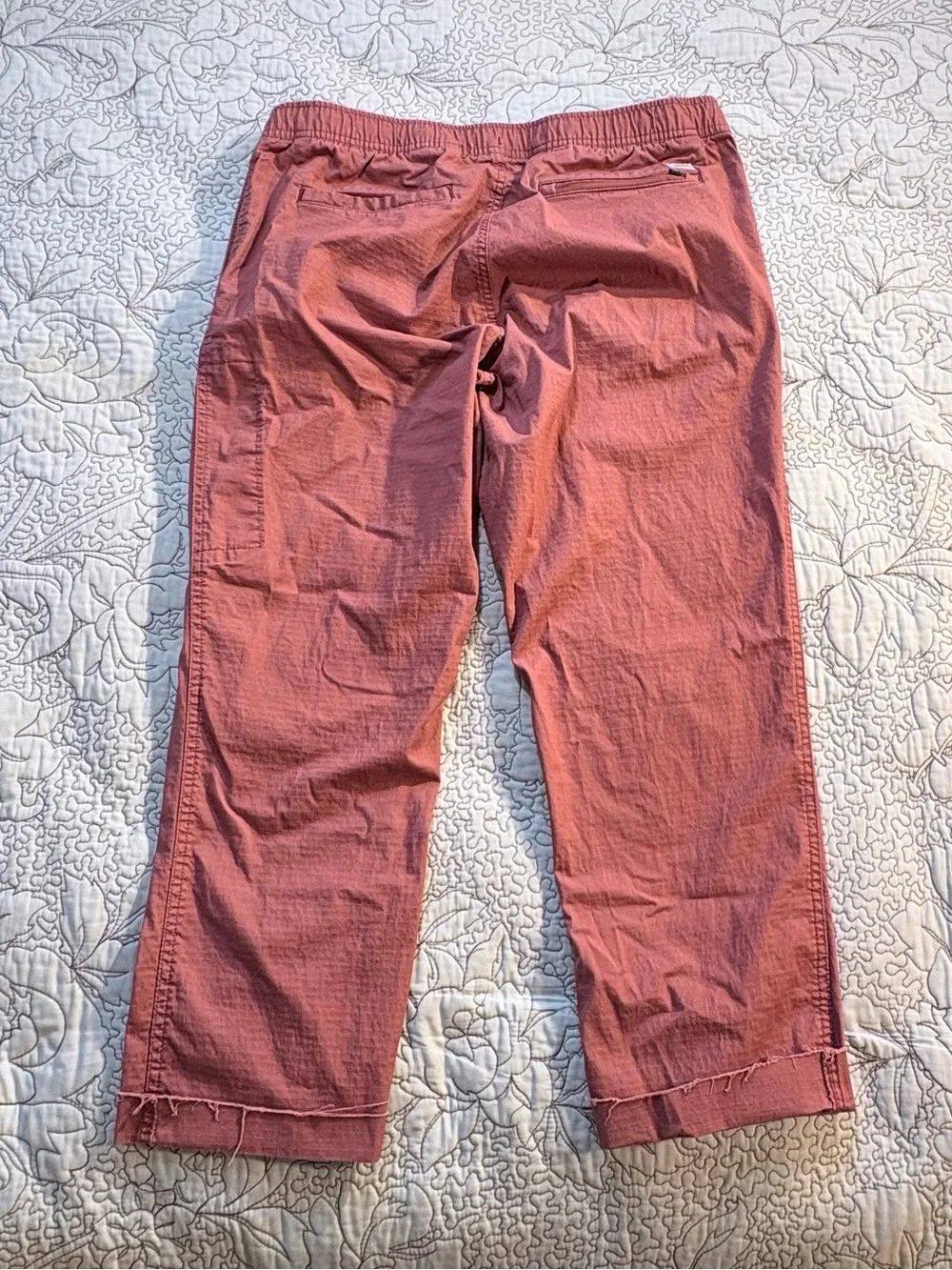 Vuori Ripstop Crop Pants Earthy Red Raw Hem Drawstring Lightweight Sz L🧡 - Picture 3 of 8